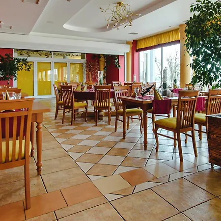 酒店 Pietrak Wągrowiec